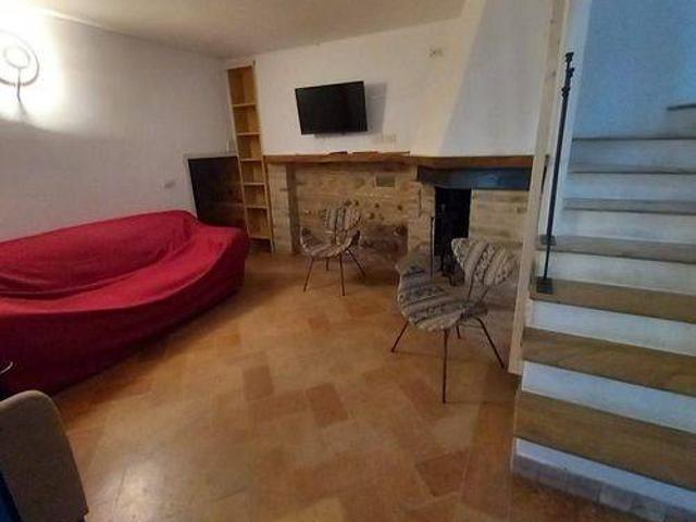 Villa Schiera in affitto a Centro storico, Marche