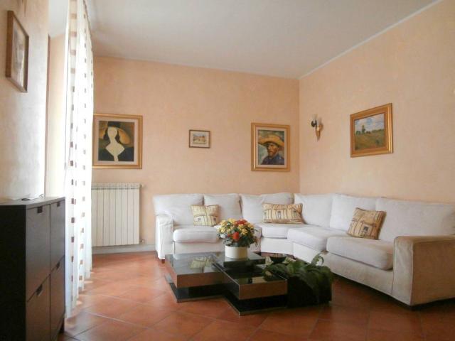 Villa Schiera in affitto a Giardino, Ferrara