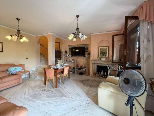 Villa Schiera in affitto a Unione dei comuni del Distretto Ceramico, Fiorano Modenese