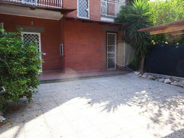 Villa Schiera in affitto a Fregene, Roma Capitale