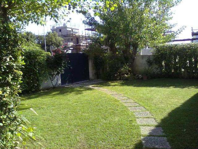 Villa Schiera in affitto a Fregene, Roma Capitale