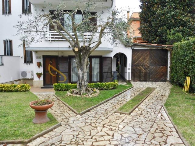 Villa Schiera in affitto a Fregene, Roma Capitale