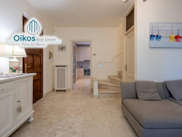 Villa Schiera in affitto a Roma Imperiale, Forte Dei Marmi