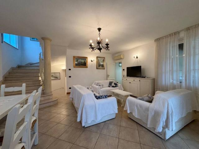 Villa Schiera in affitto a Vittoria Apuana, Forte Dei Marmi