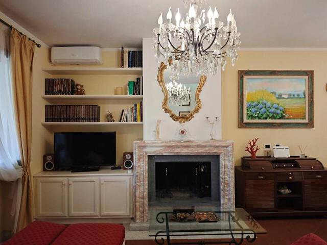 Villa Schiera in affitto a Caranna, Forte Dei Marmi