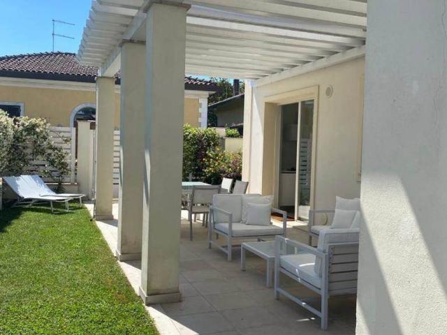 Villa Schiera in affitto a Vittoria Apuana, Forte Dei Marmi