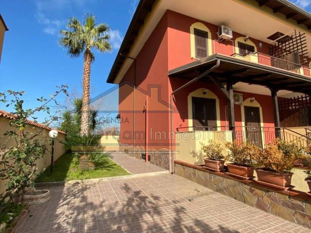 Villa Schiera in affitto a Grotta dell'Olmo, Giugliano In Campania