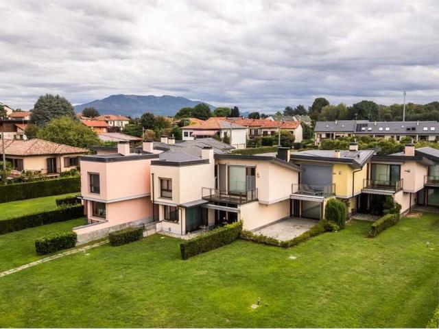 Villa Schiera in affitto a Ispra, Lombardia