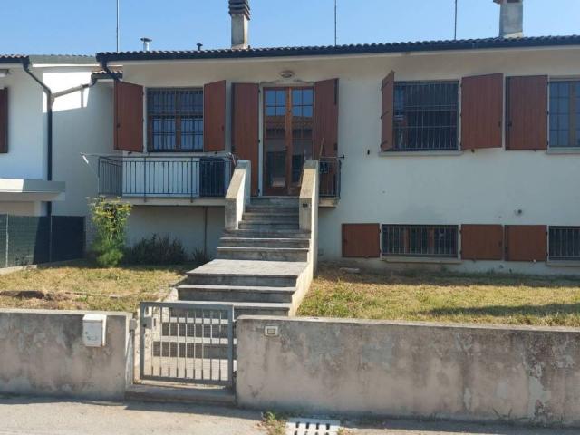 Villa Schiera in affitto a Unione Terre di Pianura, Malalbergo