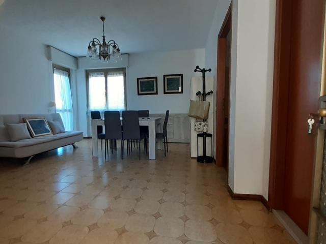 Villa Indipendente in affitto a Marina di Massa, Marina Di Massa