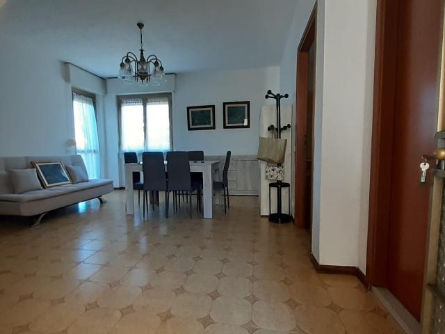 Villa Indipendente in affitto a Marina di Massa, Marina Di Massa