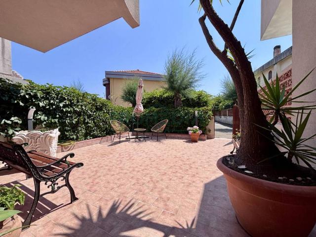 Villa Schiera in affitto a VI Circoscrizione, Messina