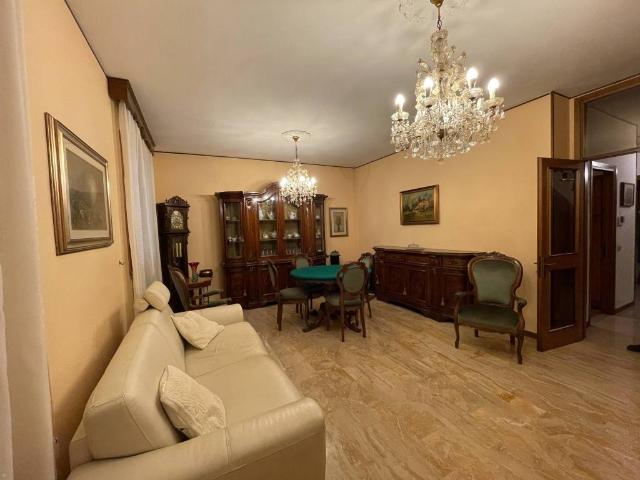 Villa Schiera in affitto a Buon Pastore-Sant'Agnese-San Damaso, Modena