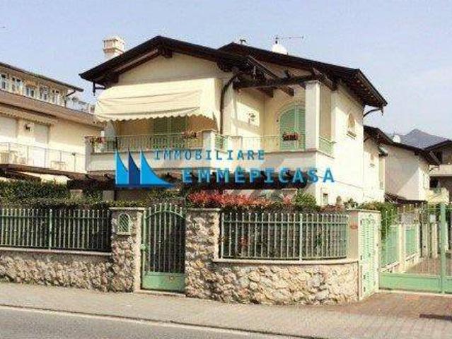 Villa Schiera in affitto a Montignoso, Toscana