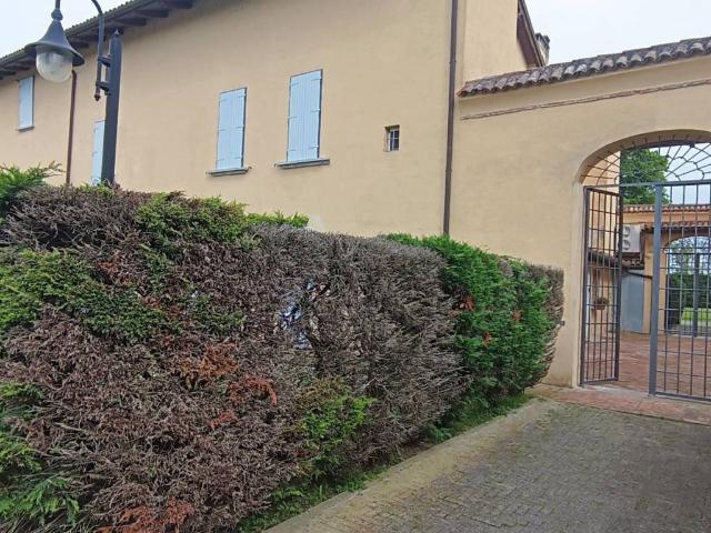Villa Schiera in affitto a Unione dei comuni Savena-Idice, Ozzano Dell'emilia