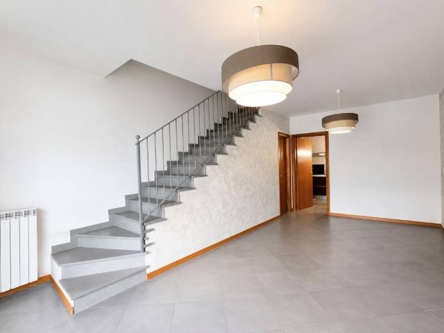 Villa Schiera in affitto a Longoni, Palazzago