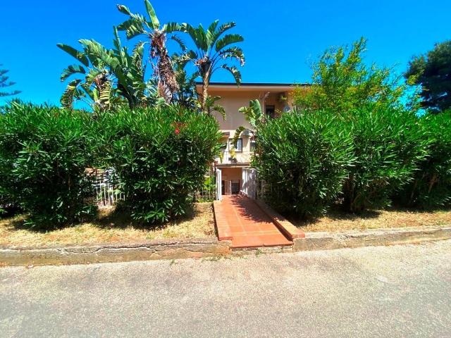 Villa Schiera in affitto a VII Circoscrizione, Palermo