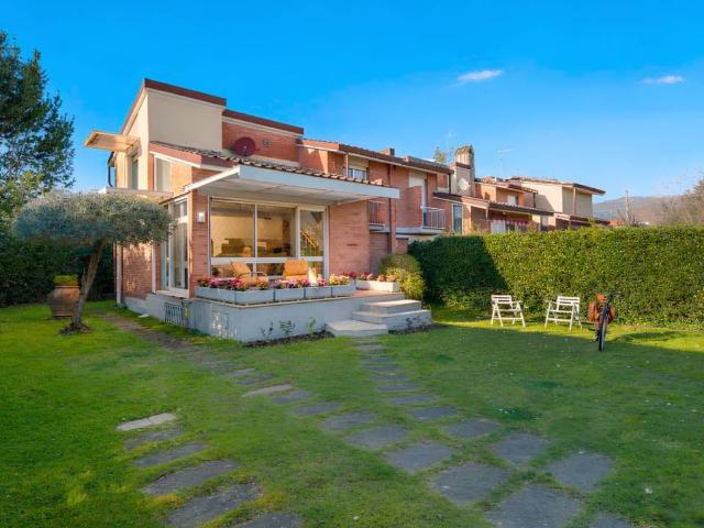 Villa Schiera in affitto a Tonfano, Toscana