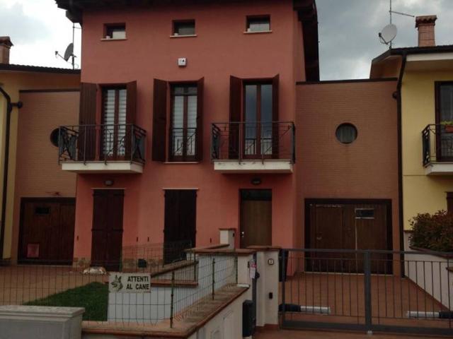 Villa Schiera in affitto a Montata Carra, Porto Mantovano