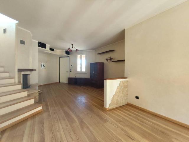 Villa Schiera in affitto a Provaglio D'iseo, Lombardia