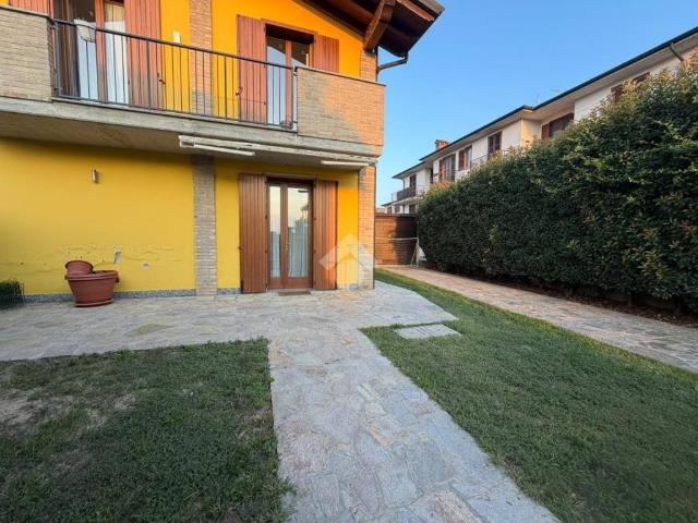Villa Schiera in affitto a Quintano, Lombardia