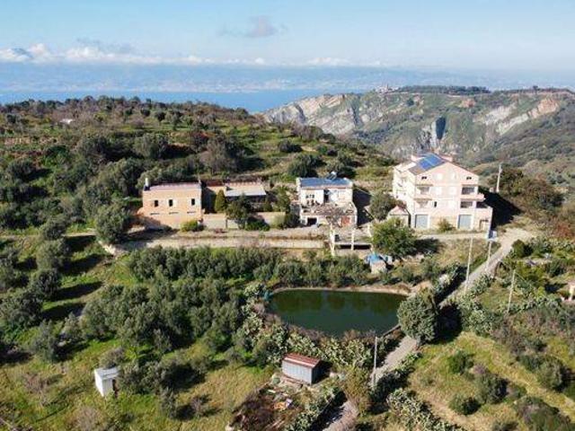 Villa Schiera in affitto a Calabria, Reggio Calabria