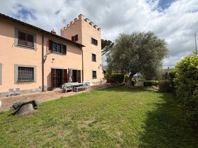 Villa Schiera in affitto a Municipio Roma XV, Roma Capitale