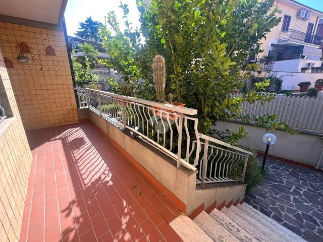 Villa Schiera in affitto a Mezzocammino, Roma