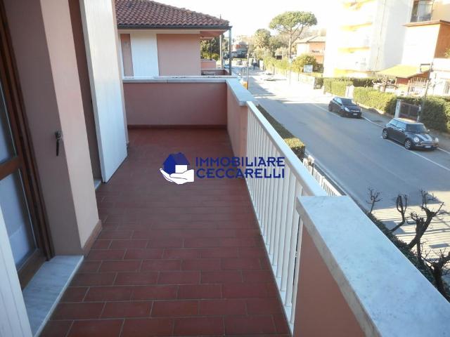 Villa Indipendente in affitto a Marina di Massa, Marina Di Massa