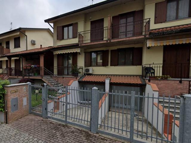 Villa Schiera in affitto a San Zenone Al Lambro, Lombardia