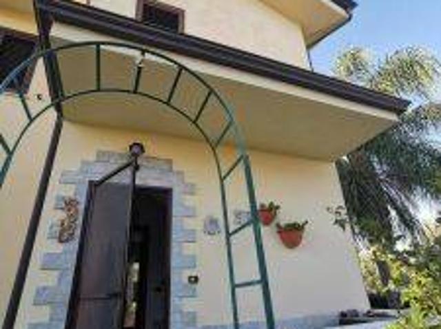 Villa Schiera in affitto a Calabria, Catanzaro