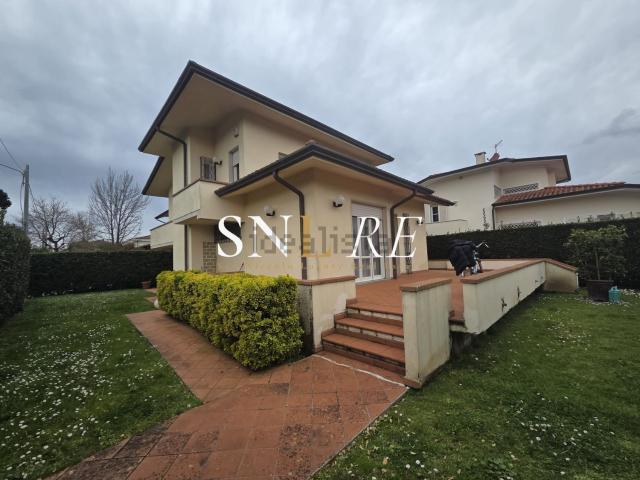 Casa in affitto a Tonfano, Toscana