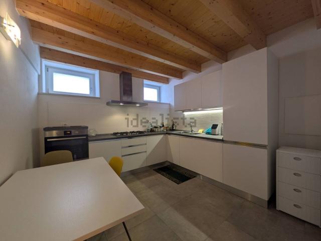 Casa in affitto a Quinzano, Brenzone