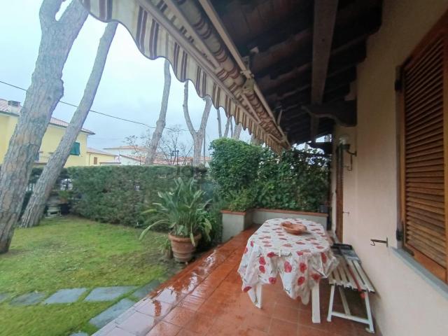 Casa in affitto a Marina di Massa, Marina Di Massa