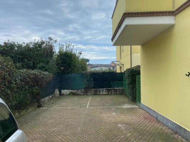 Appartamento in affitto a Marina di Massa, Marina Di Massa