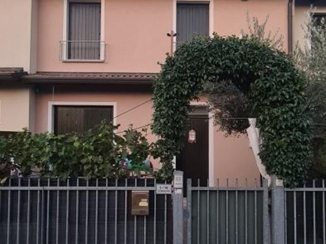 Villa Indipendente in vendita a Angiari, Veneto