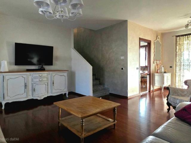 Villa Schiera in vendita a Cassinetta Di Lugagnano, Lombardia