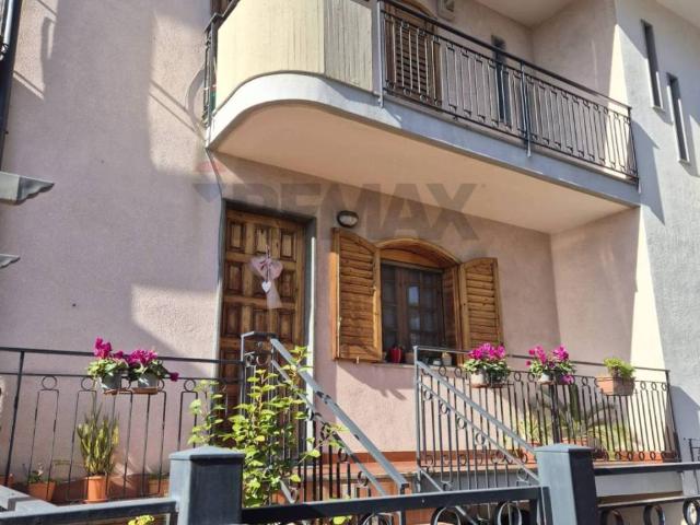 Villa Schiera in vendita a Aci Sant'antonio, Catania