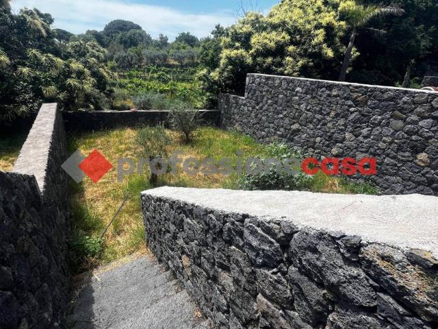 Villa Schiera in vendita a Aci Sant'antonio, Sicilia