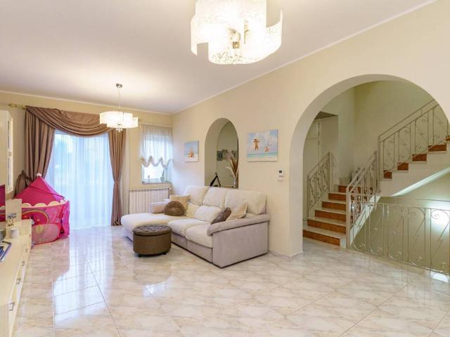 Villa Schiera in vendita a Guardia, Acireale