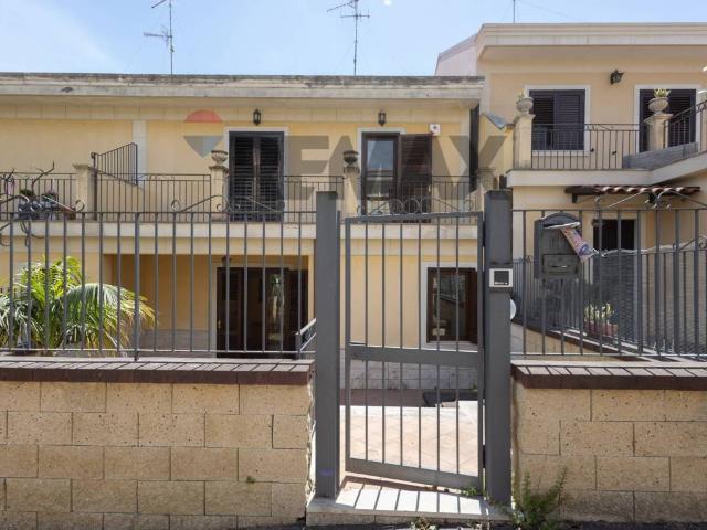 Villa Schiera in vendita a Guardia, Acireale
