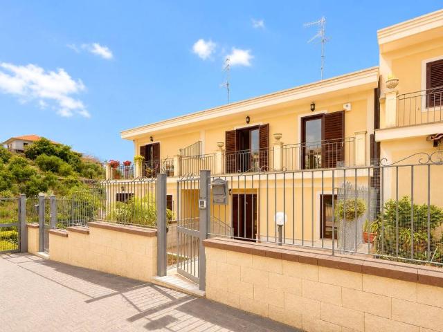 Villa Schiera in vendita a Guardia, Acireale