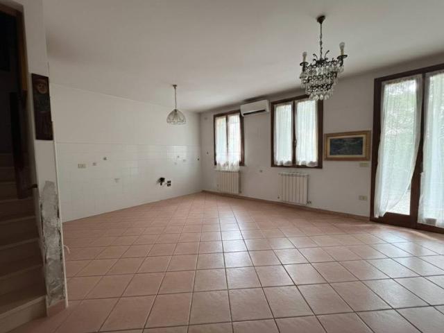 Villa Schiera in vendita a Borgo Dolomiti, Adria