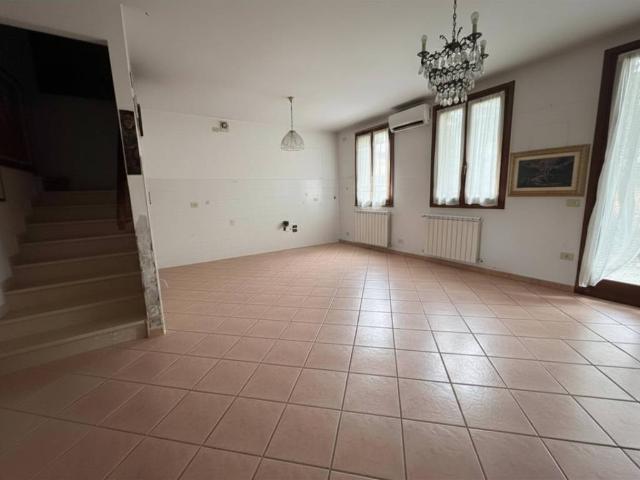 Villa Schiera in vendita a Borgo Dolomiti, Adria