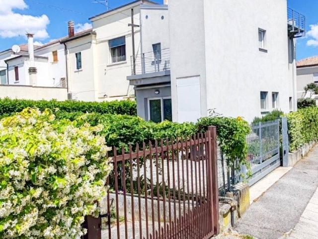 Villa Schiera in vendita a Borgo Dolomiti, Adria