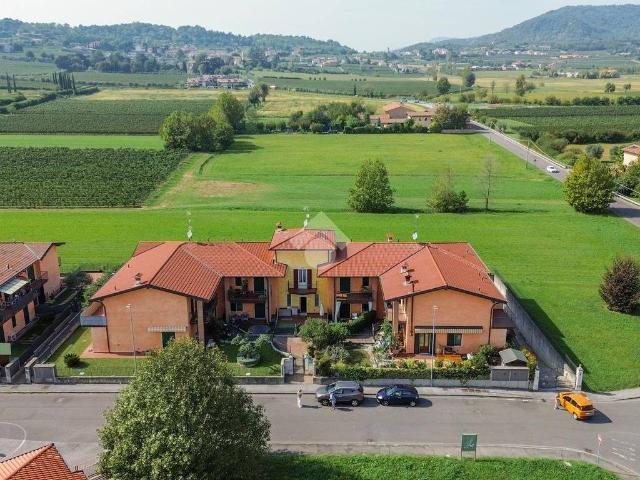 Villa Schiera in vendita a Adro, Brescia