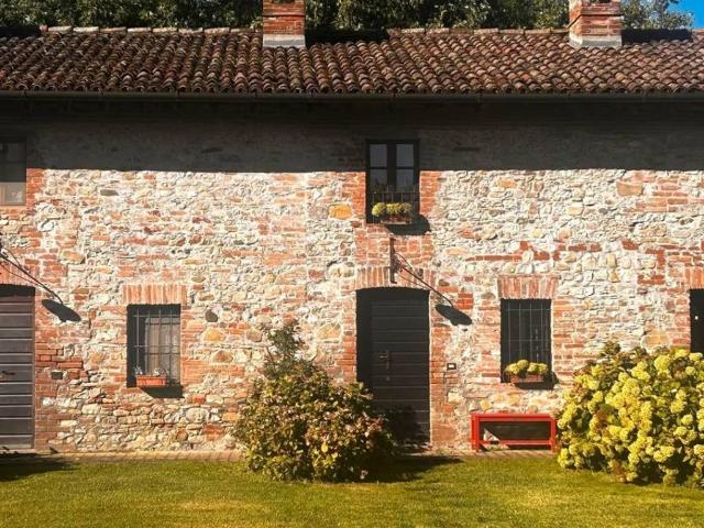 Villa Schiera in vendita a Agazzano, Reggio Emilia
