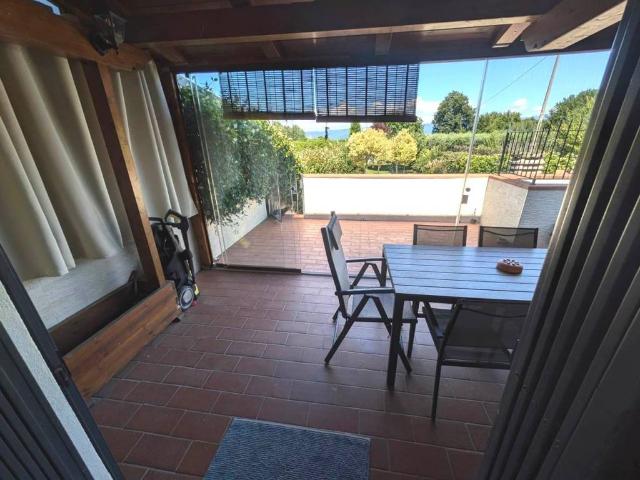 Villa Schiera in vendita a Agliana, Toscana