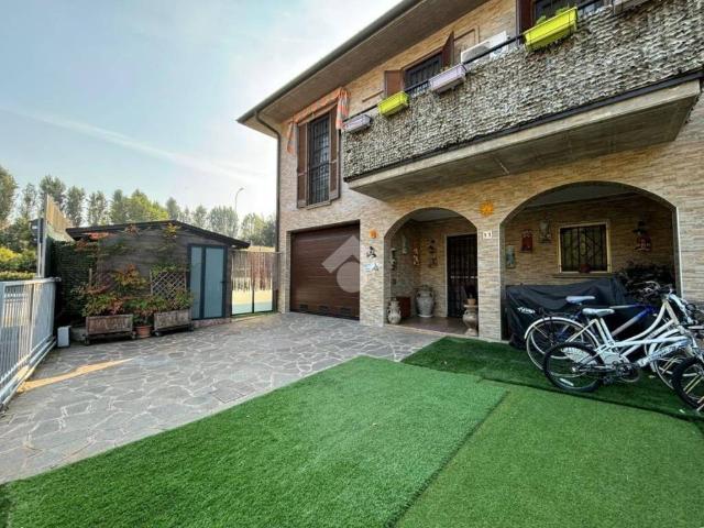 Villa Schiera in vendita a Agnadello, Lombardia