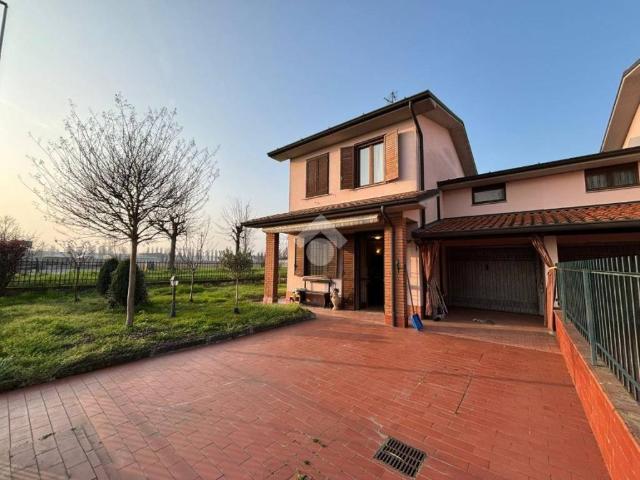 Villa Schiera in vendita a Agnadello, Lombardia